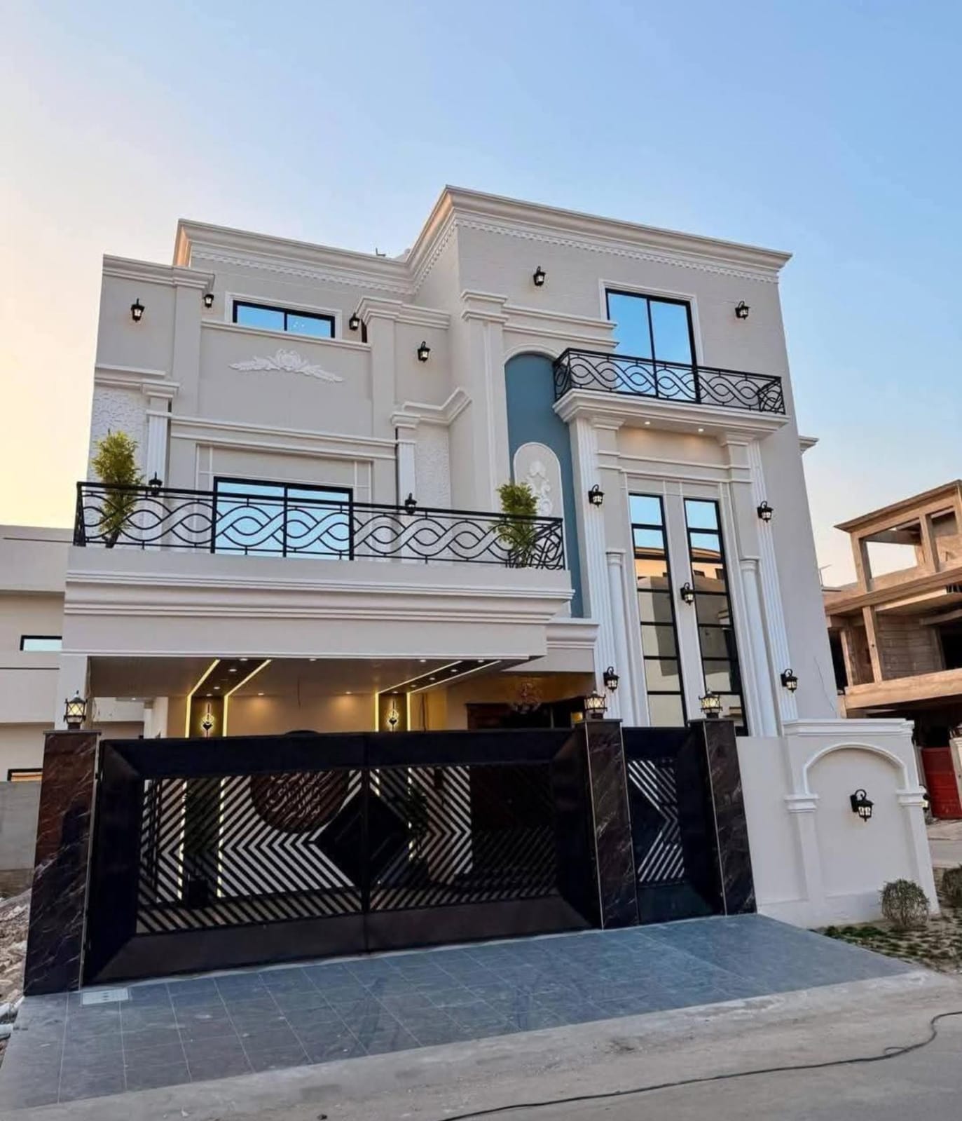 8.56 Marla Triple Storey Corner House For Sale New Defence View Jampur Road Dera Ghazi Khan - Zatimakan.com