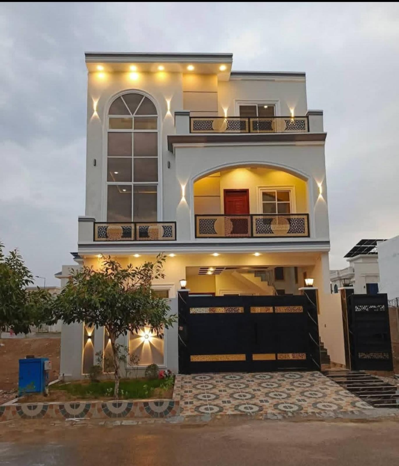 7 Marla 3 Floor Luxury House For Sale New Defense View Phase 2 Dera Ghazi Khan - Zatimakan.com