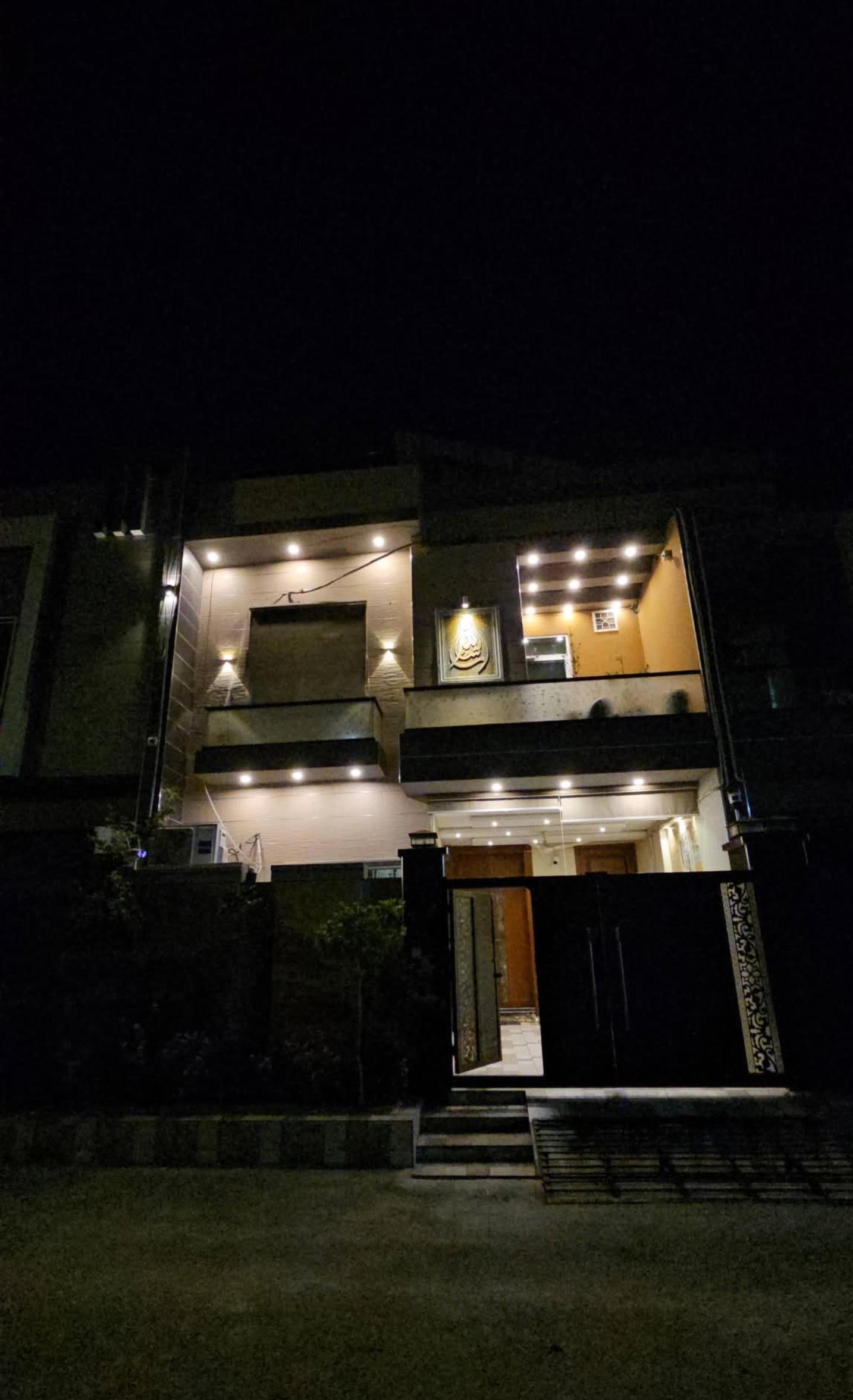 5 Marla House 239 Lac 5 Bedrooms Double Kitchen Double TV Lounge Drawing Room Garage, Wapda Town Phase 1 Gulshan e Lahore